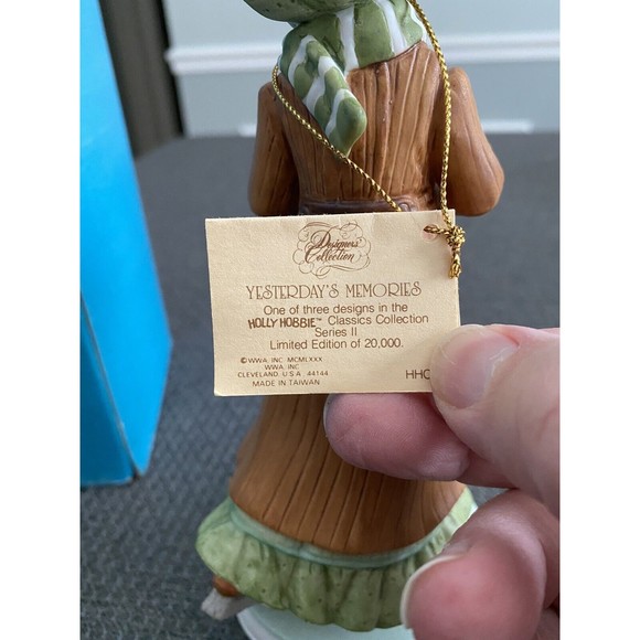 Vintage Holly Hobby “Girl Skating” Hand Painted Porcelain Figurine IOB - Picture 6 of 8